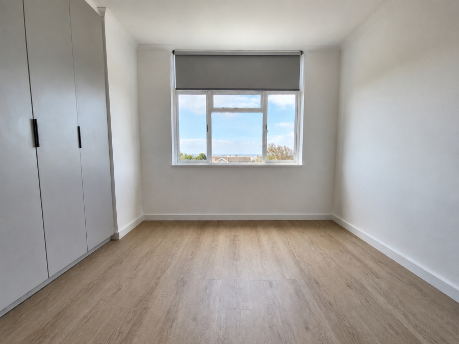 1 Bedroom Property for Sale in Wynberg Upper Western Cape
